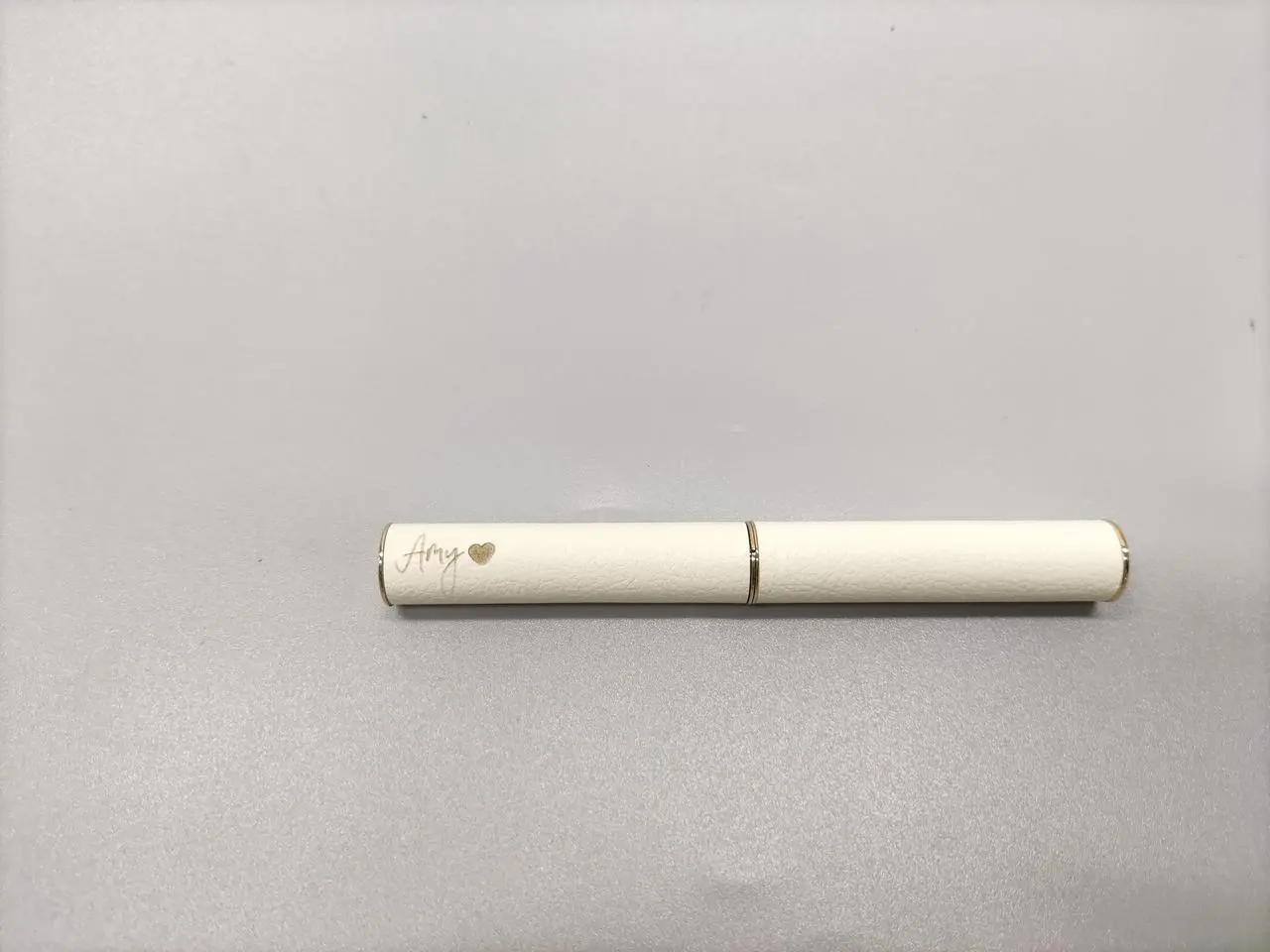 口红雕刻插图