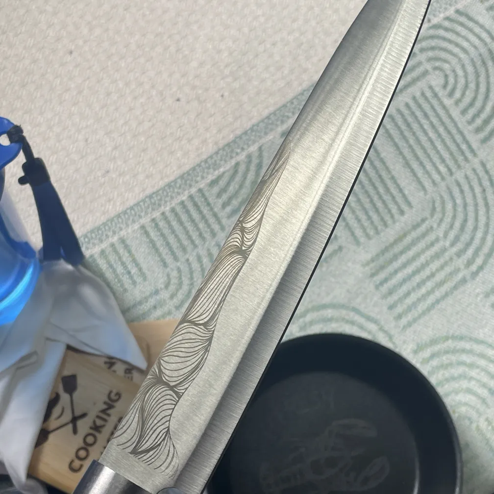 刀插图